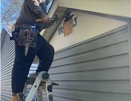 Best Siding Removal and Disposal  in Hurricane, WV